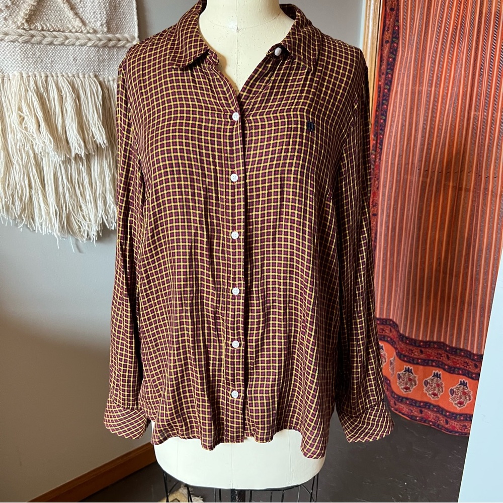 Tommy Hilfiger button down plaid shirt